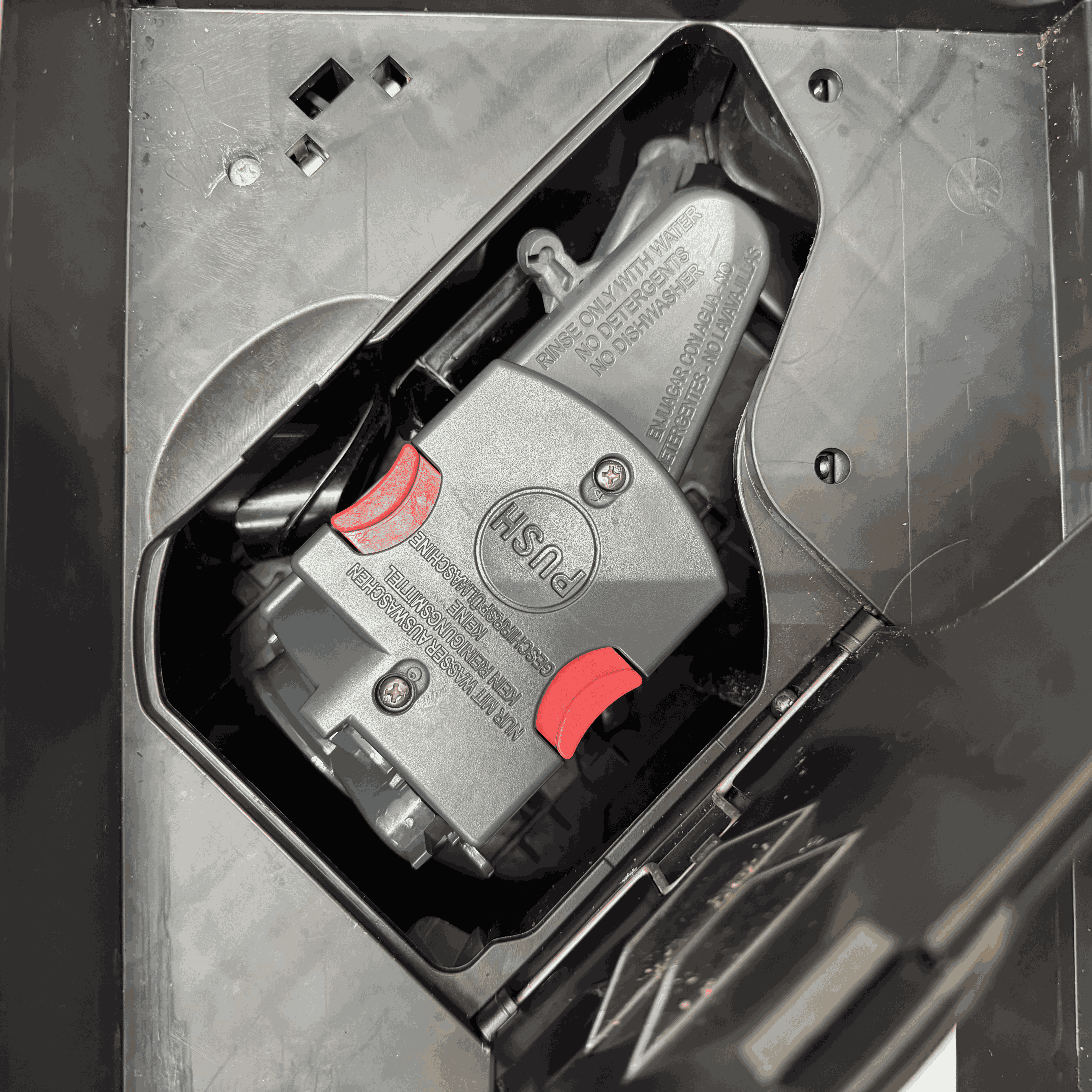 Ремонт кофемашины De'Longhi ECAM 370.95T: замена ограничителя заварочного узла - 2