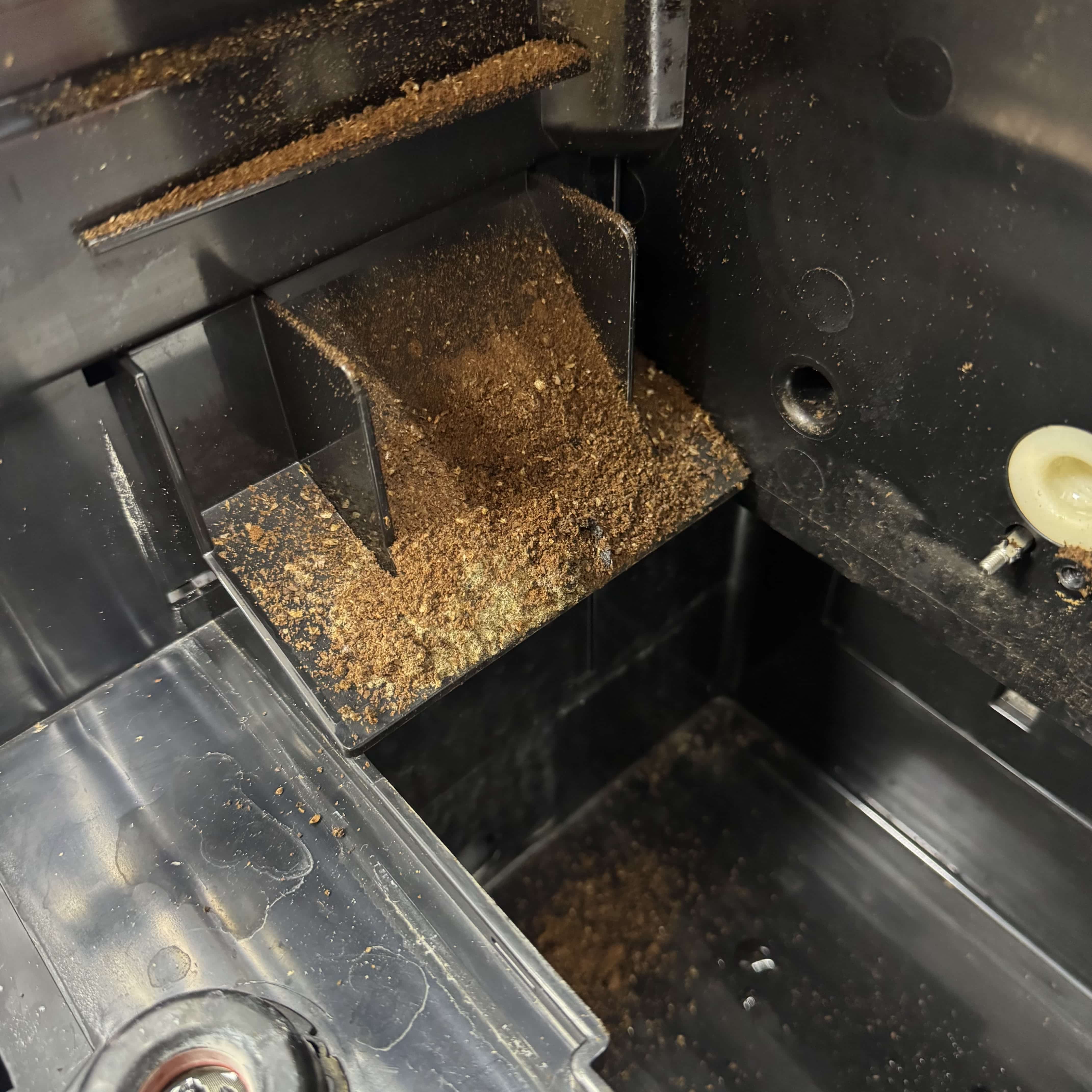 Ремонт и ТО кофемашины Dr.Coffee Proxima F11 Plus: обслуживание заварочного узла и замена уплотнителей | Профессиональный сервис - 6