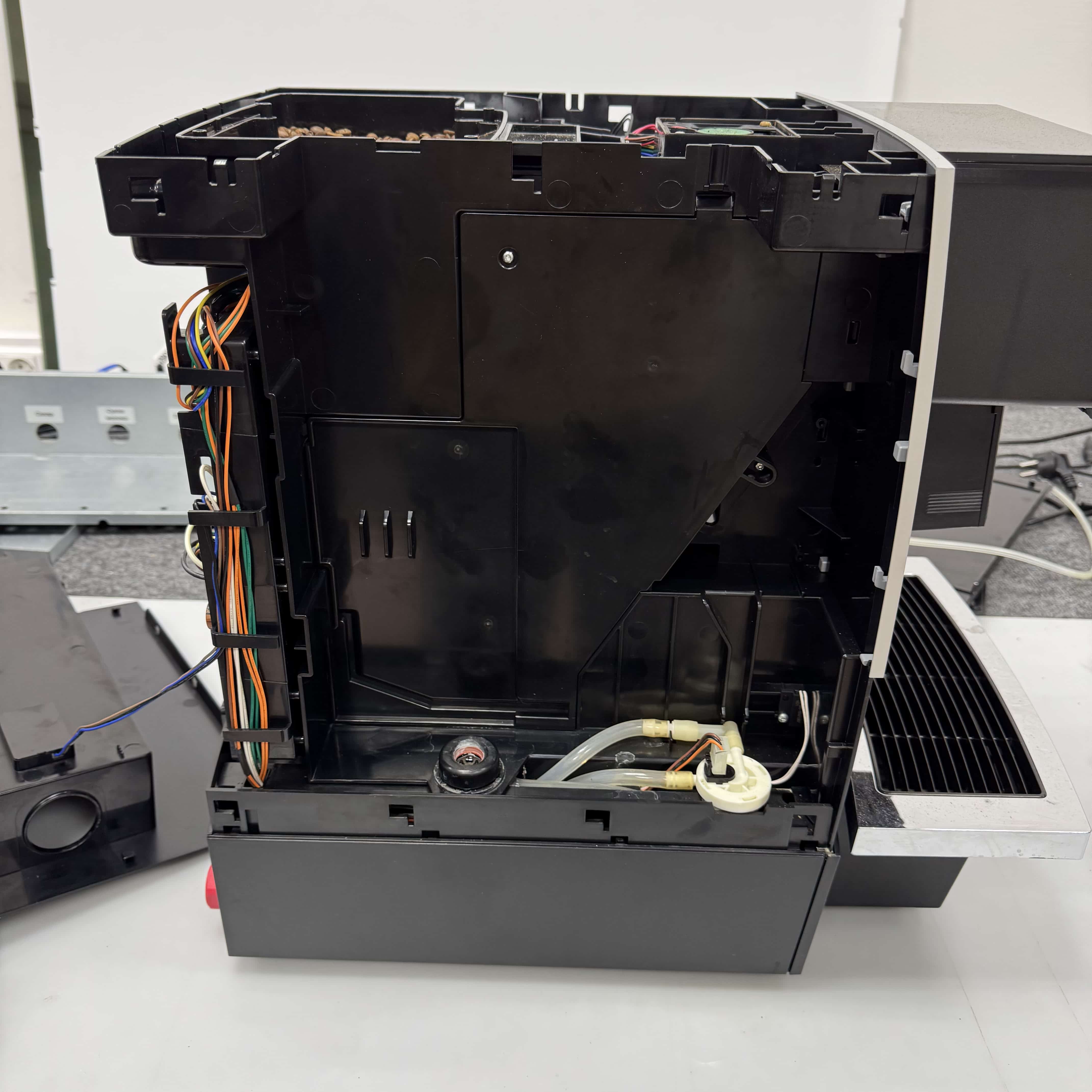 Ремонт и ТО кофемашины Dr.Coffee Proxima F11 Plus: обслуживание заварочного узла и замена уплотнителей | Профессиональный сервис - 19